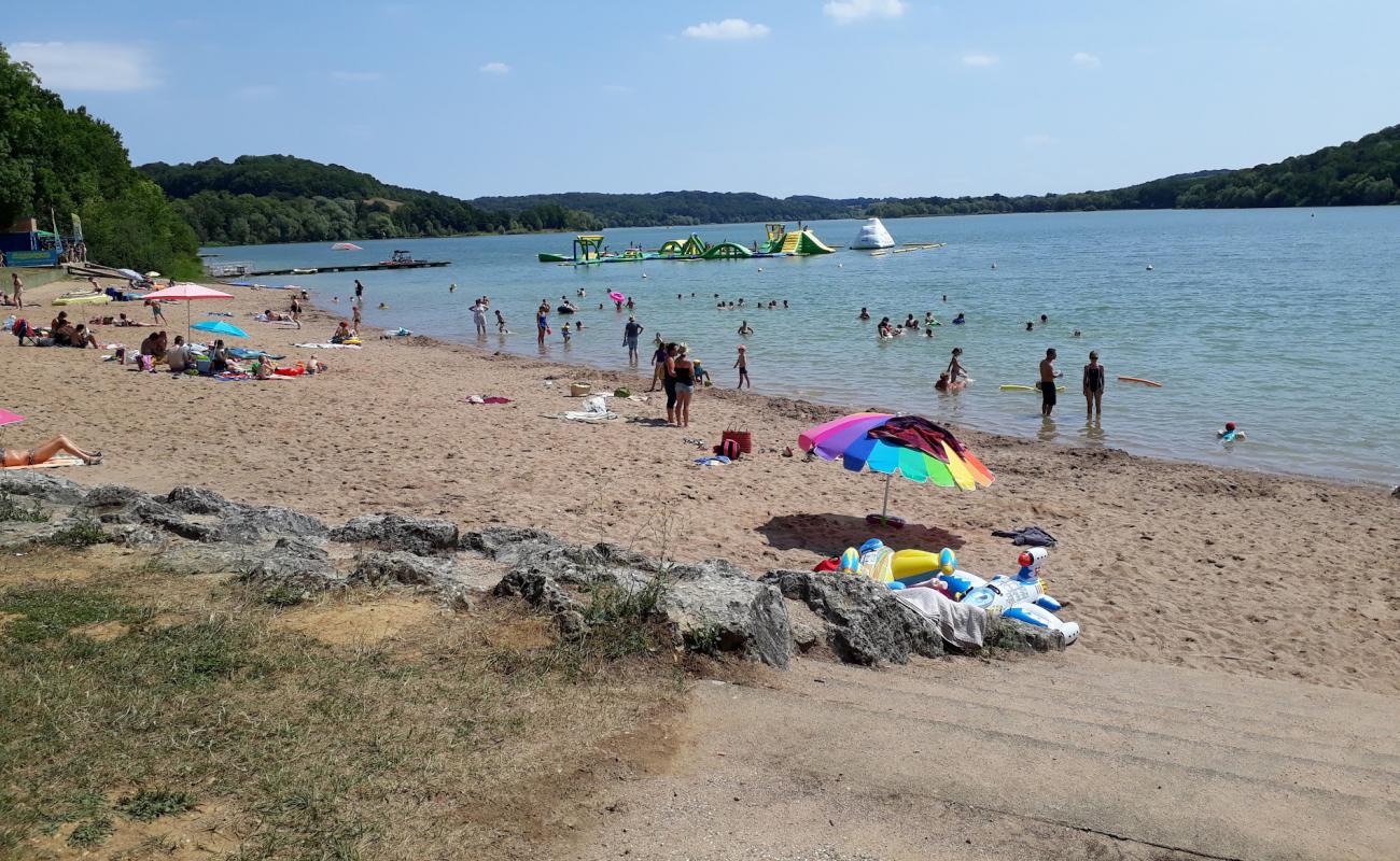 Foto af Plage du Lac de la Liez med lys sand overflade