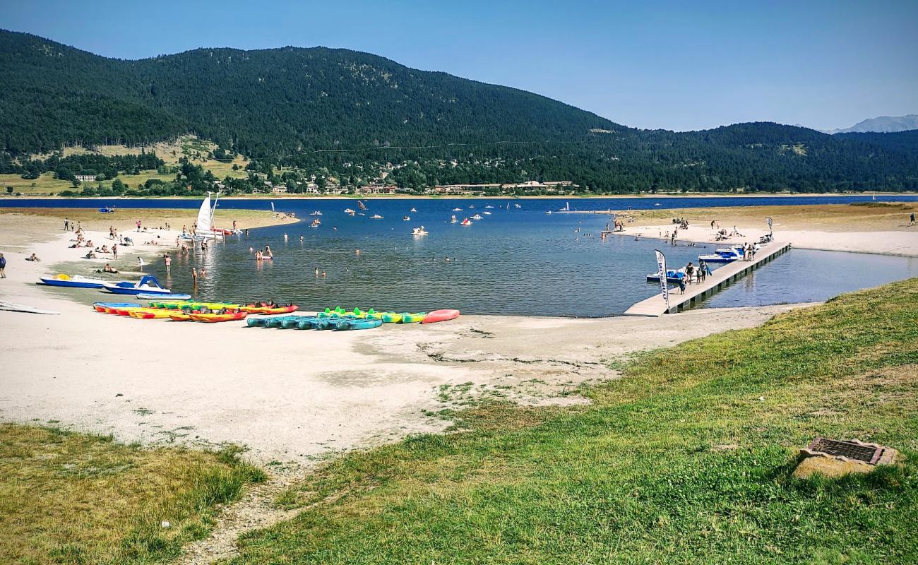 Foto af Plage de Matemale med gråt sand og sten overflade