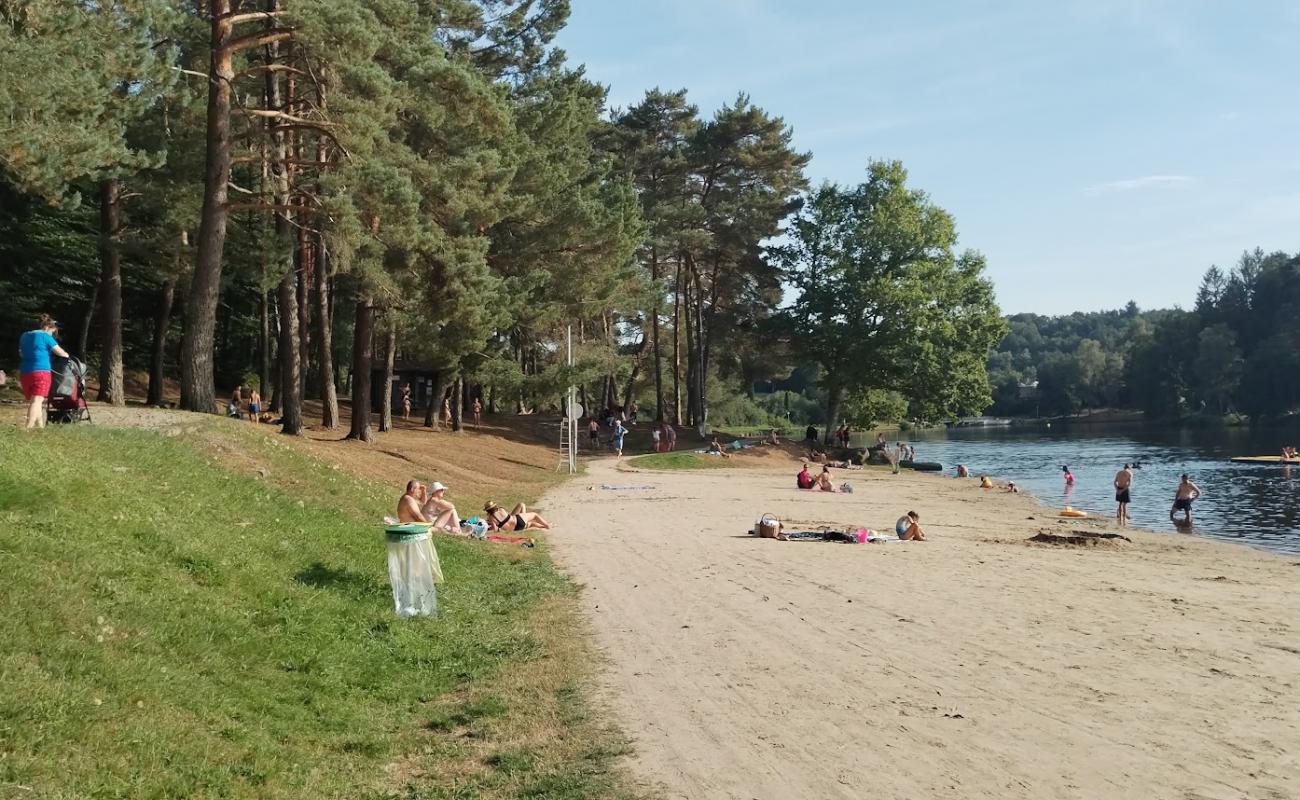 Foto af Plage du Lac du Deiro med lys sand overflade