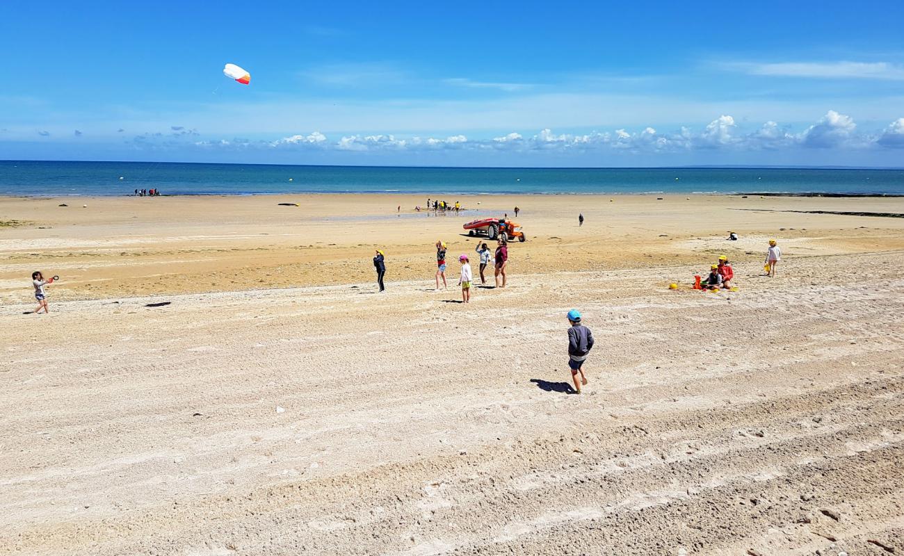 Foto af Plage de Luc sur Mer med lys sand overflade