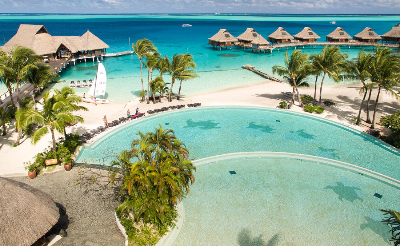 Foto af Conrad Bora Bora Strand med hvidt fint sand overflade