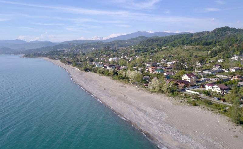 Foto af Tkhubuni beach med let sand og småsten overflade