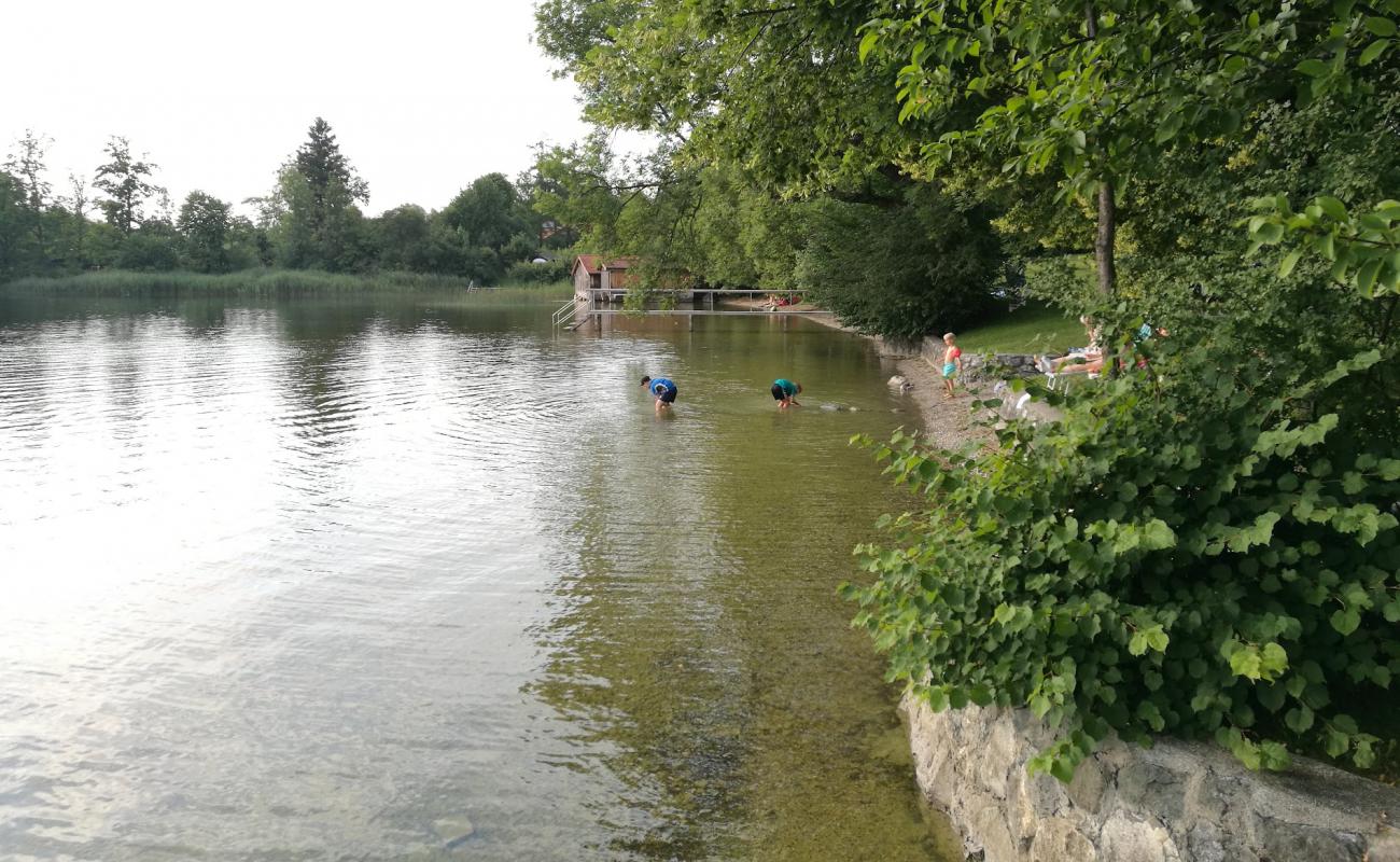 Foto af Strandbad Seehausen med græs overflade