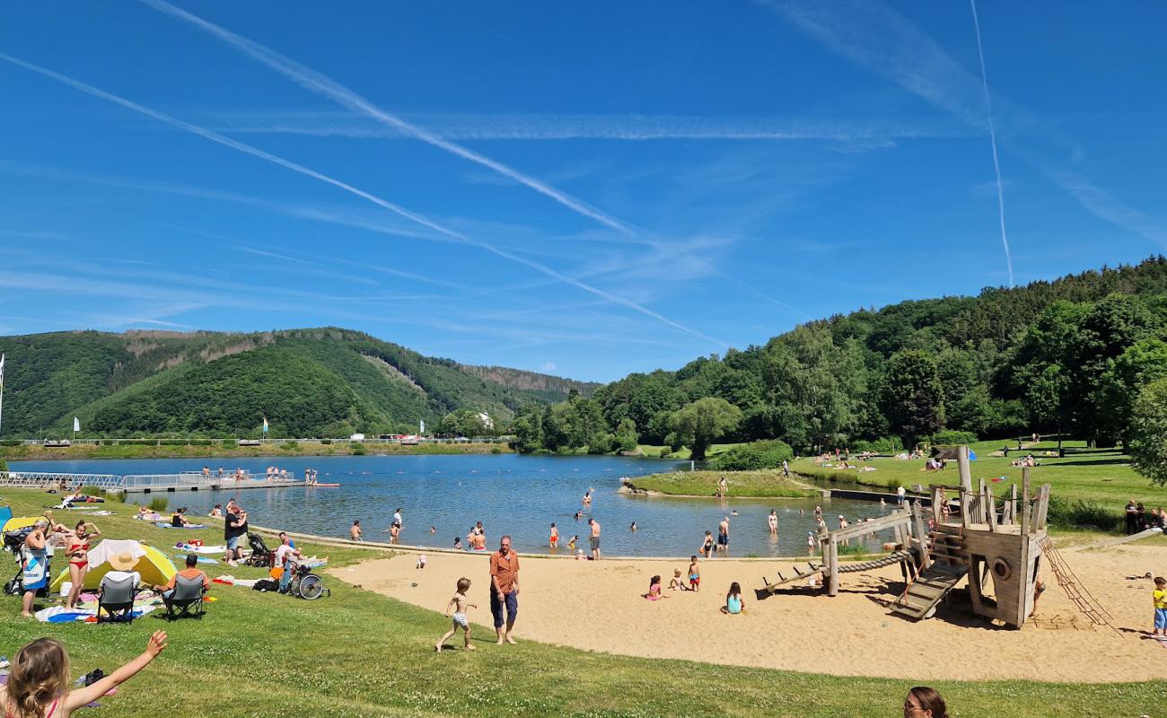 Foto af Freibad am Rursee med græs overflade