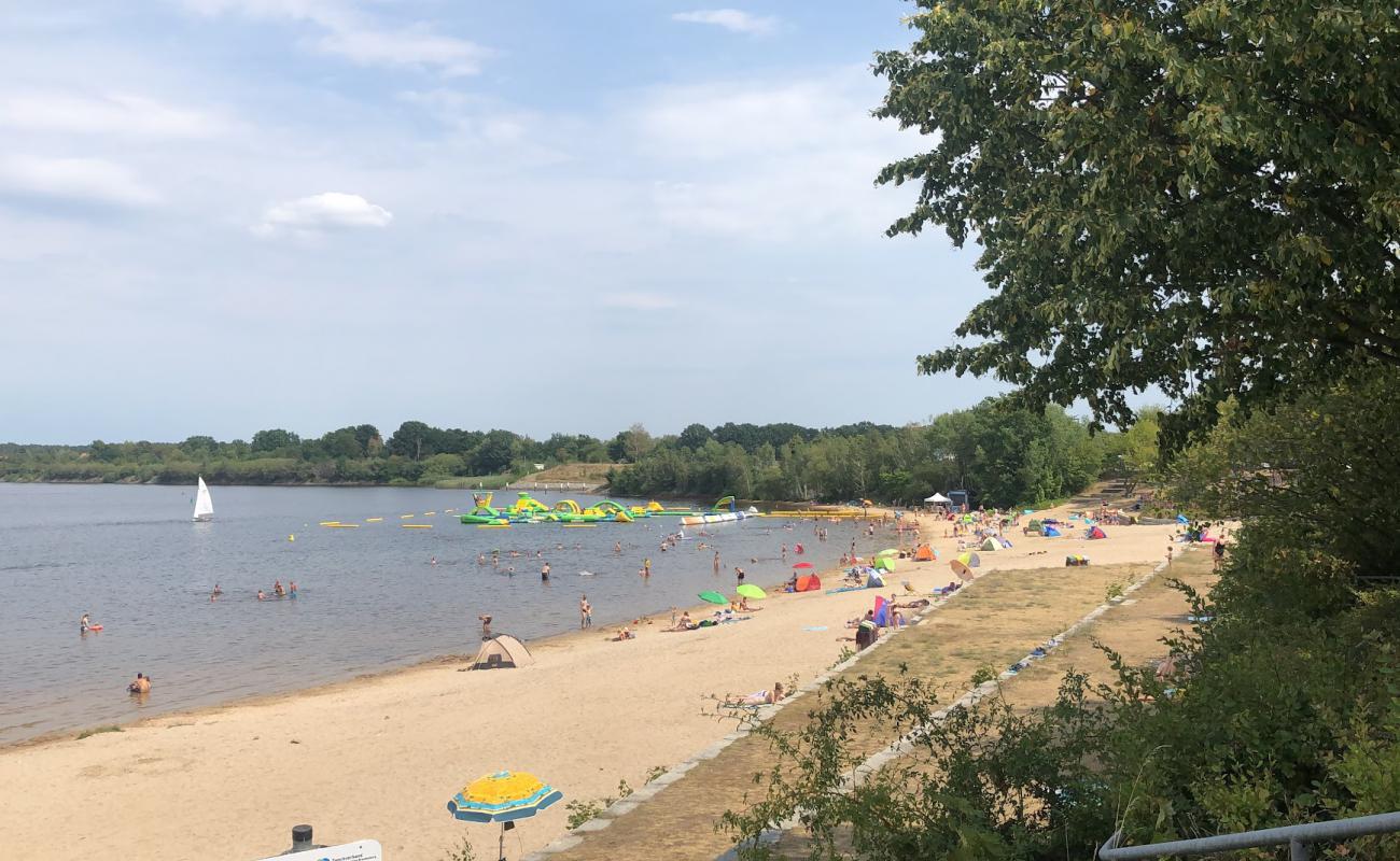 Foto af Grosskoschen Strand med lys sand overflade