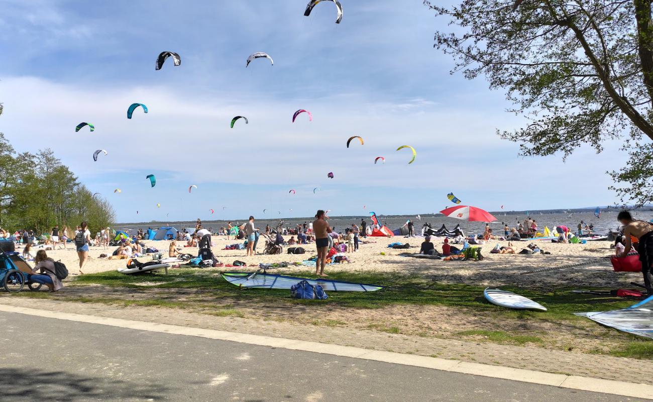 Foto af Surferstrand med lys sand overflade