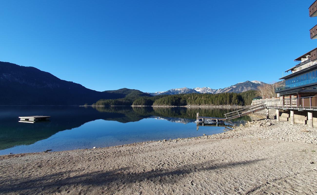 Foto af Eibsee Beach med lyst sand & sten overflade