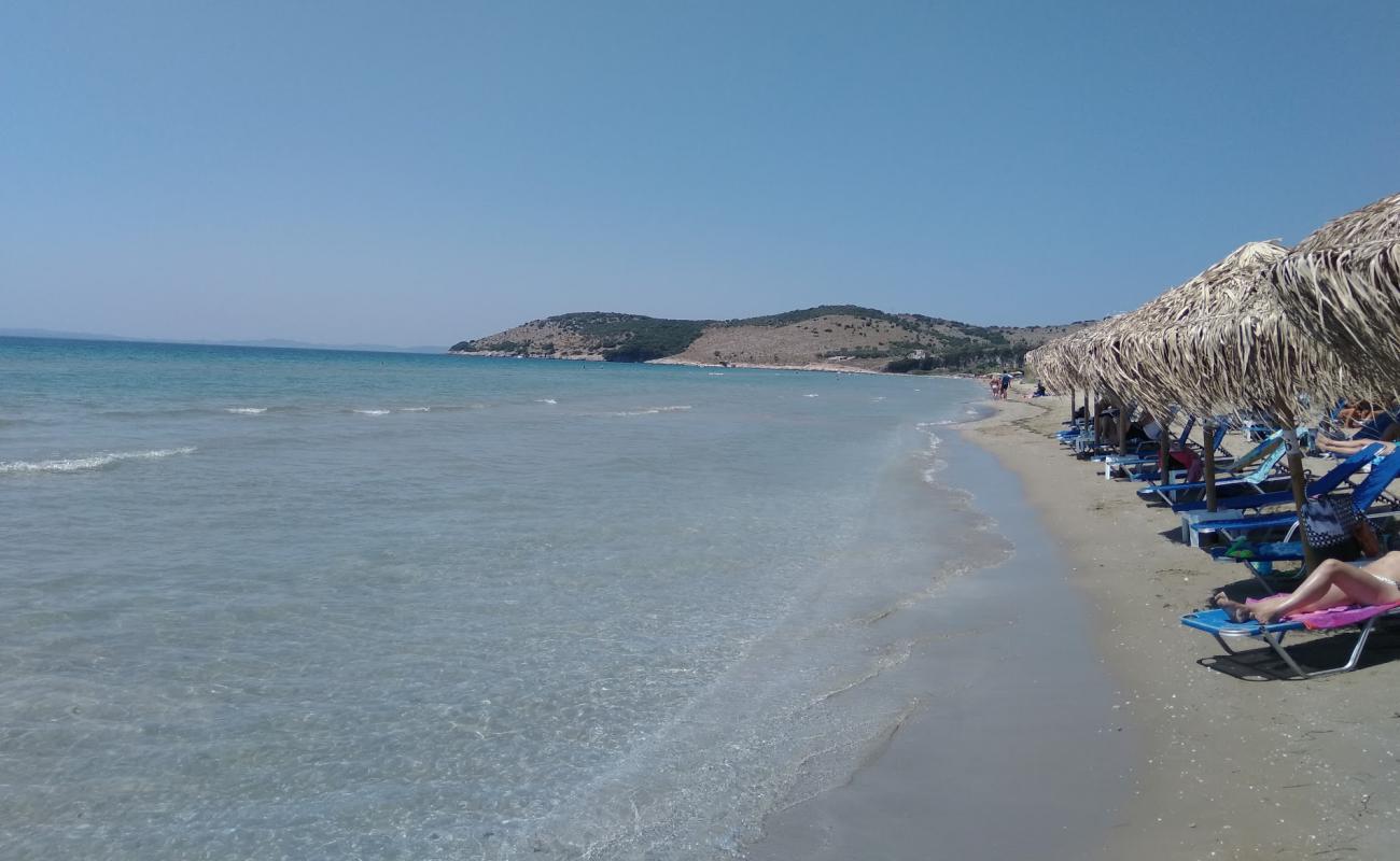 Foto af Makrigiali beach med lys sand overflade