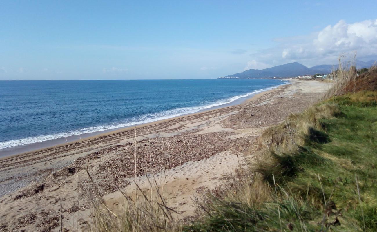 Foto af Kanali naturist beach med lys sand overflade