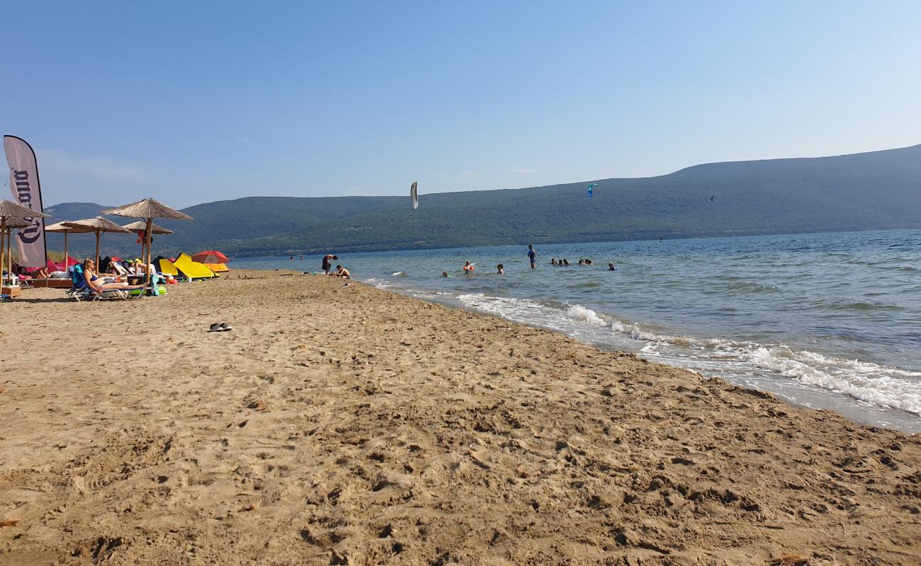 Foto af Agios Nikolaos 2nd beach med lys sand overflade