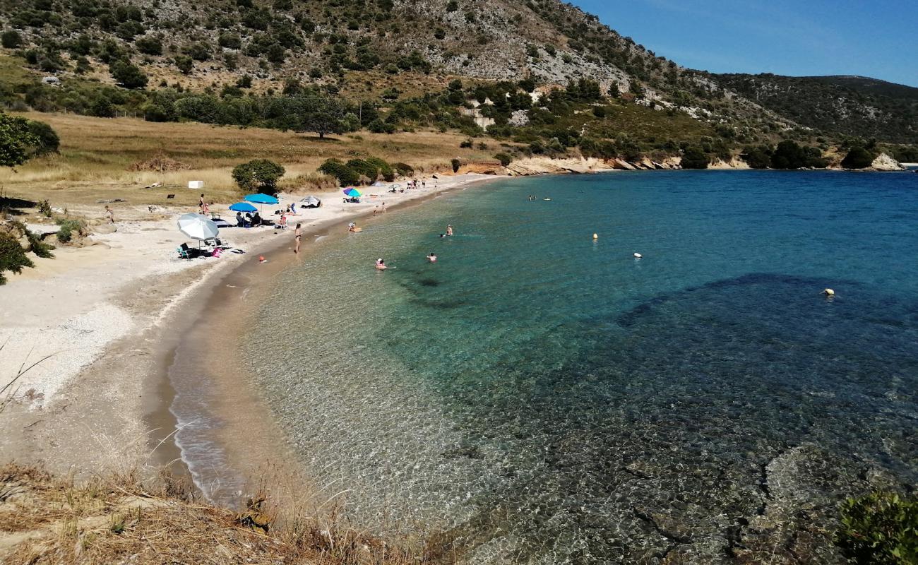 Foto af Agrilia beach med let fin sten overflade