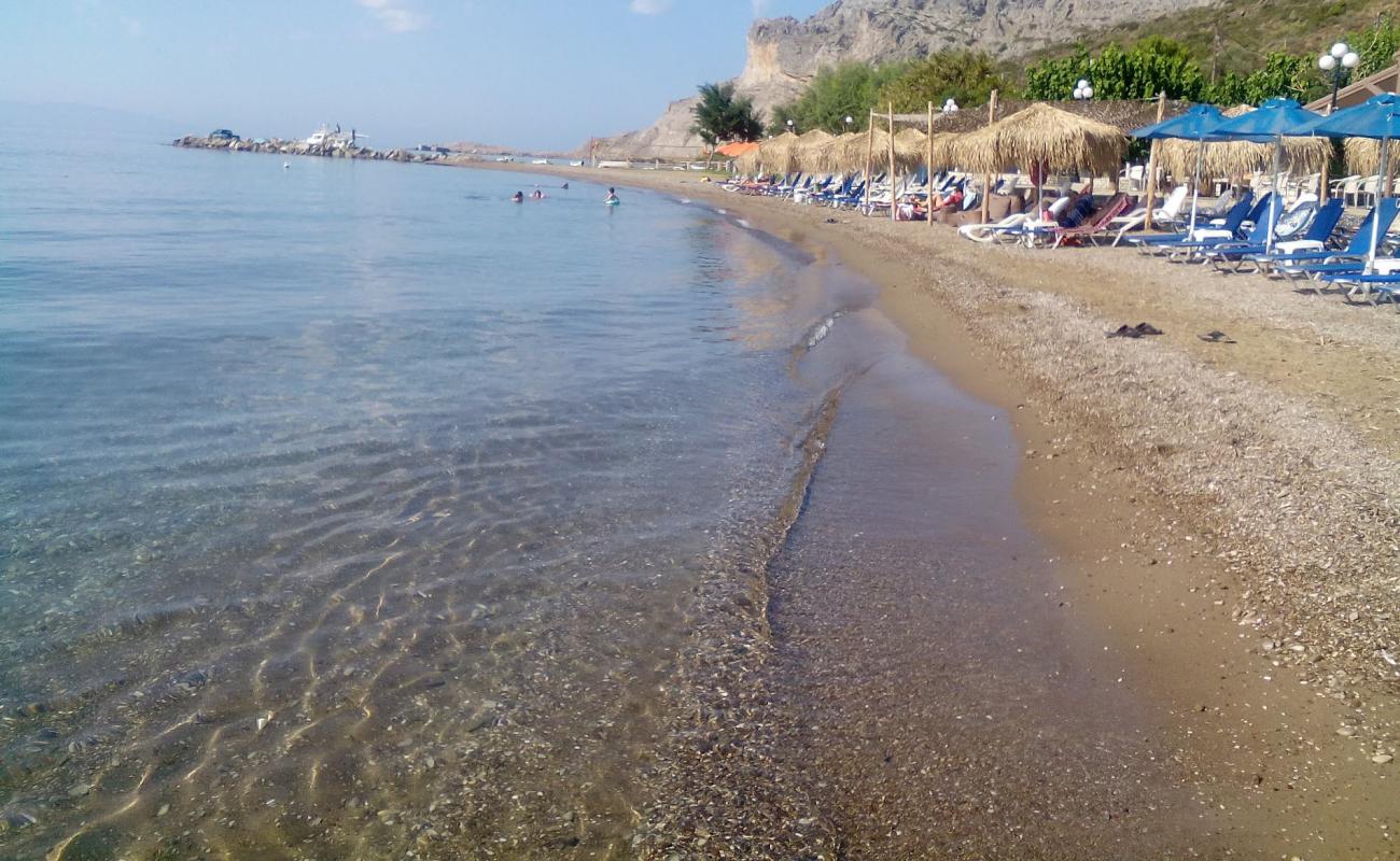 Foto af Kato Vasiliki beach med gråt sand og småsten overflade