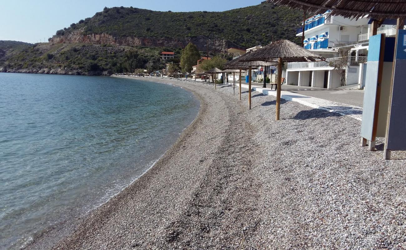 Foto af Agios Panton beach med grå fin sten overflade