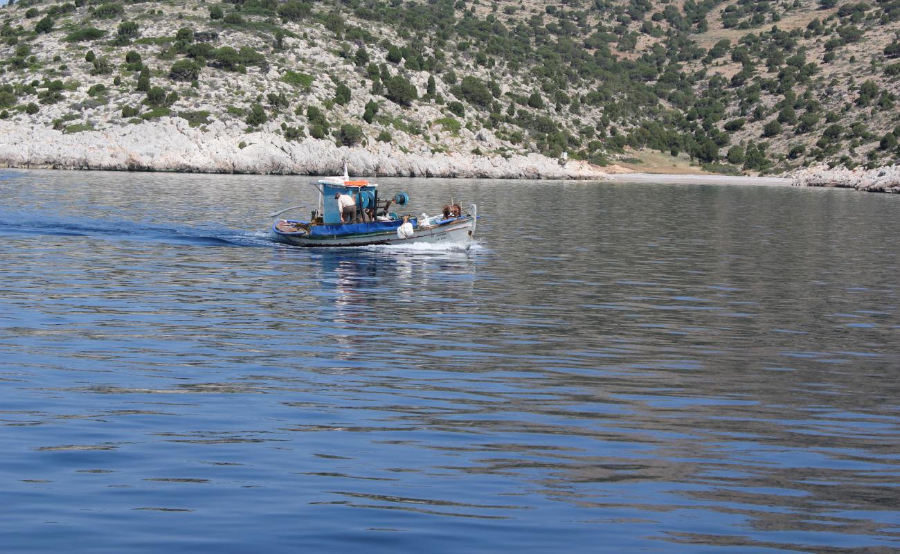 Foto af Agios Nikolaos beach III med let sten overflade