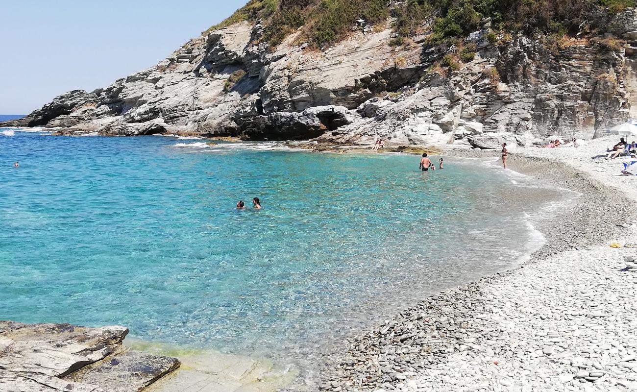 Foto af Kalamaki beach med hvid sten overflade