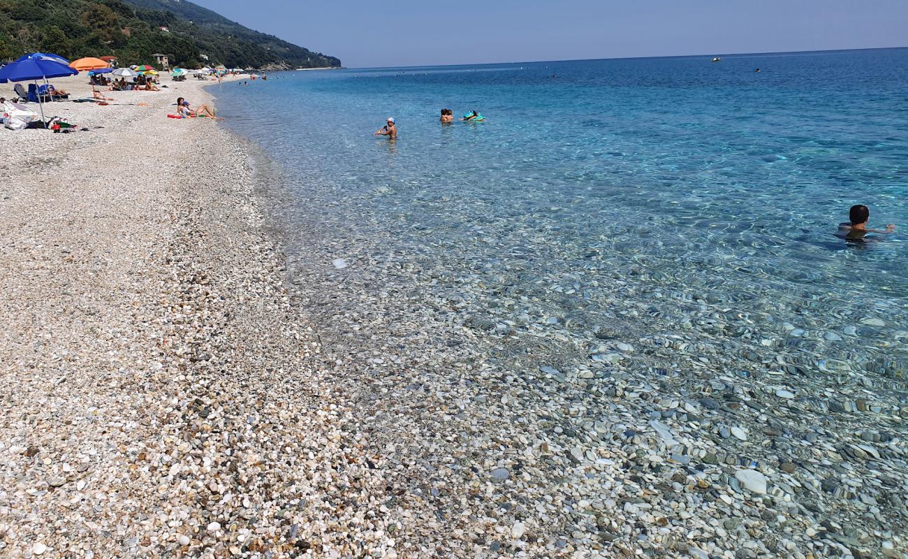 Foto af Chorefto Beach med let fin sten overflade