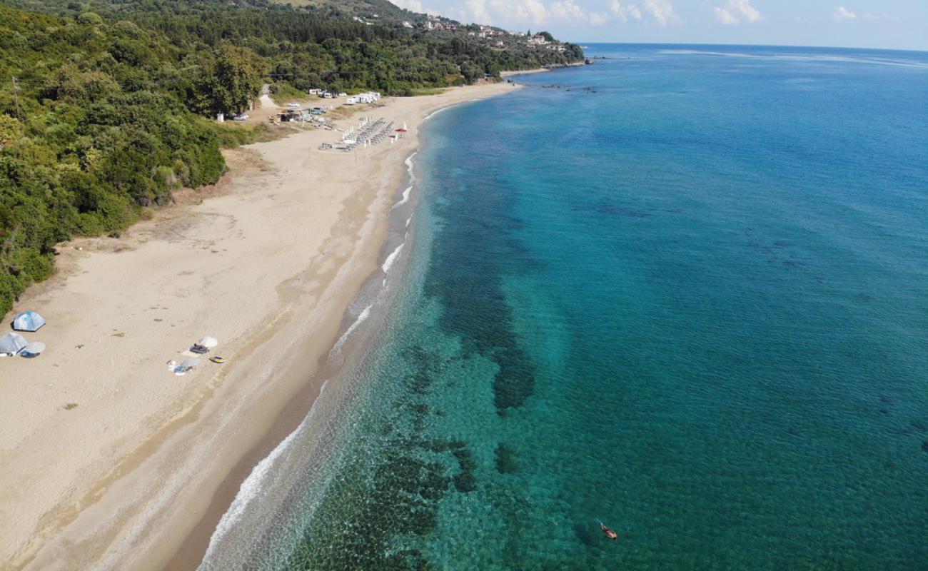 Foto af Papakosta beach med lys sand overflade