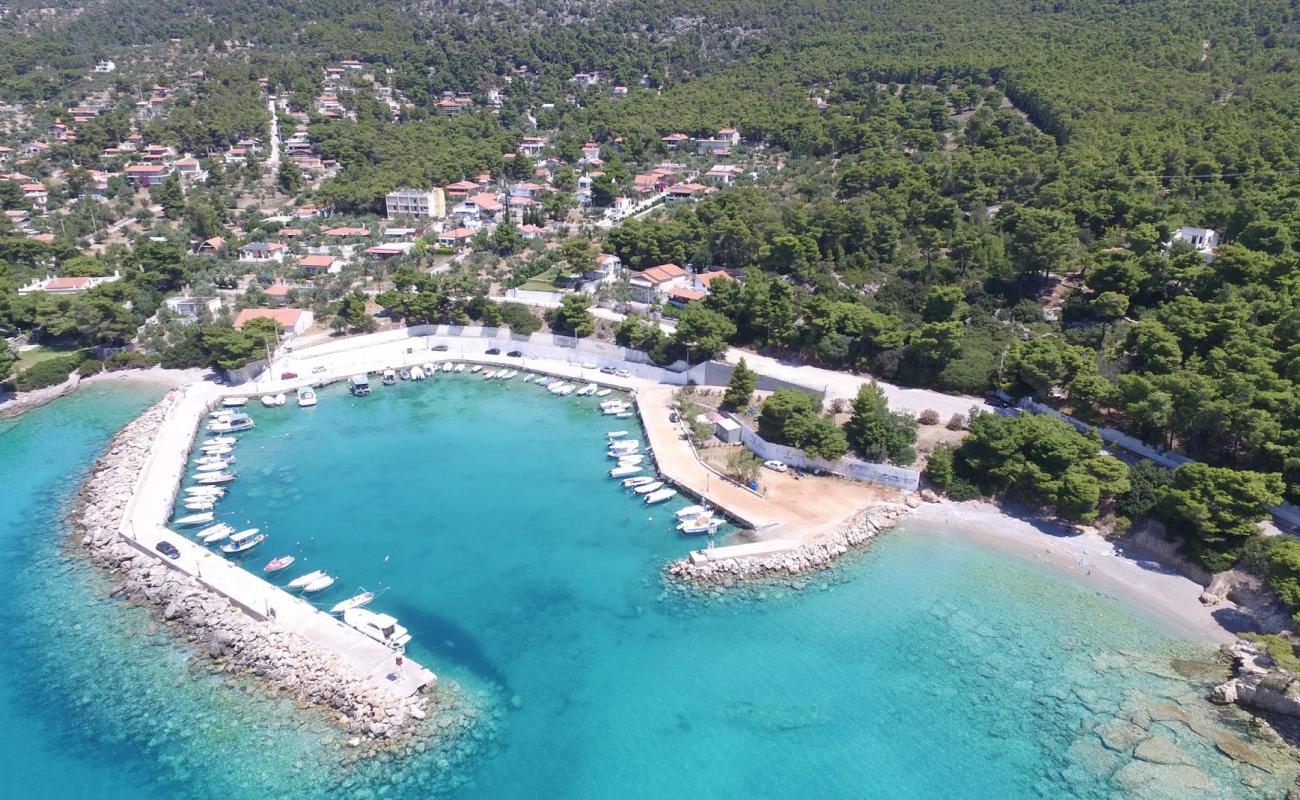 Foto af Porto Germeno marina beach med let fin sten overflade