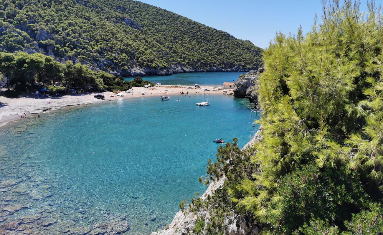 Foto af Mylokope beach med brun fin sten overflade