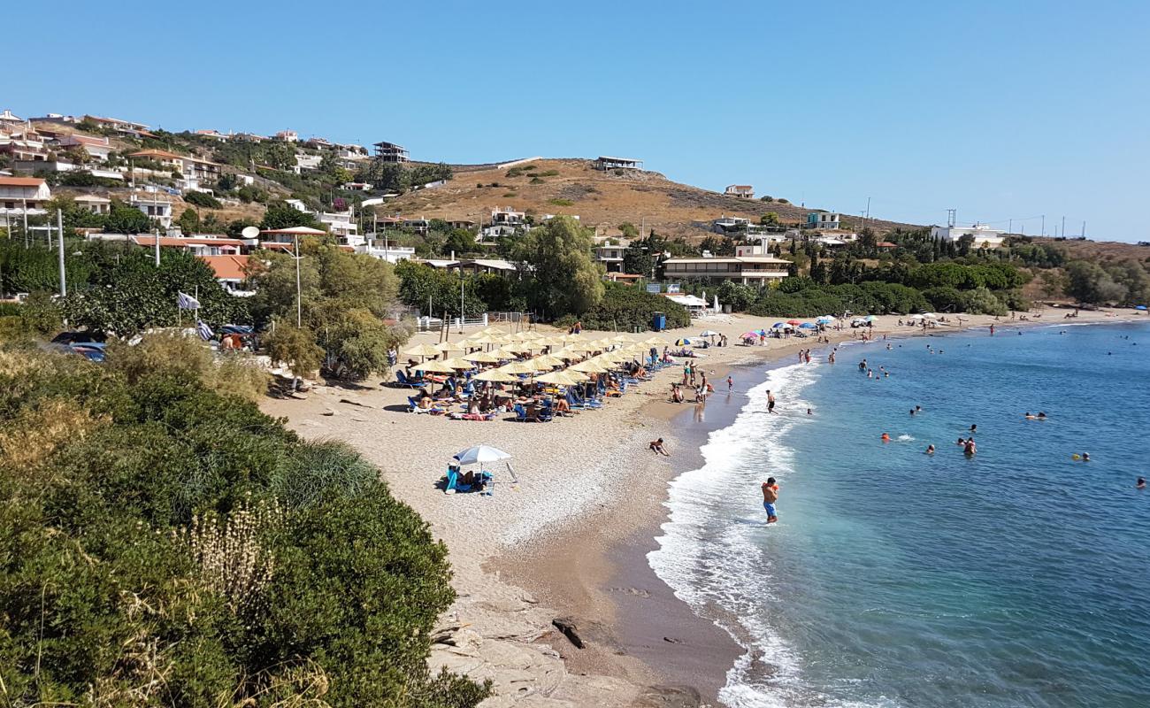 Foto af Vromopousi beach med lys sand overflade