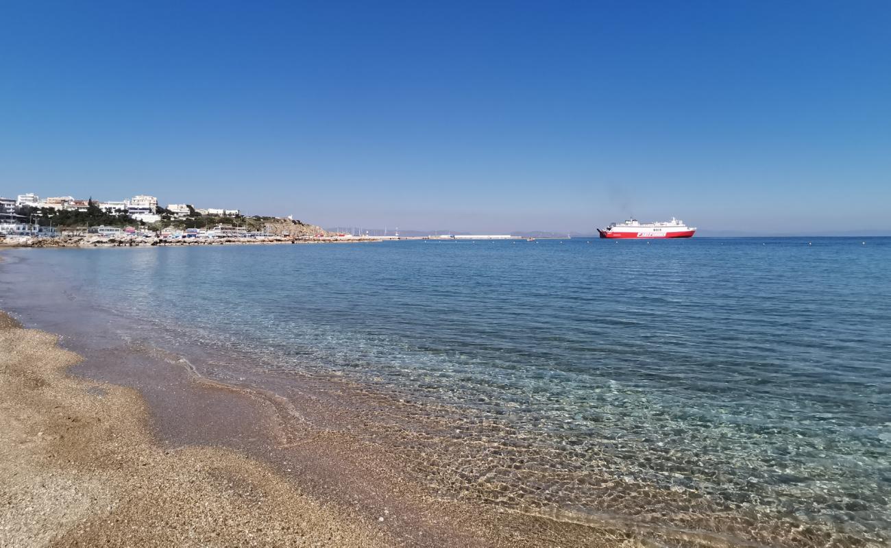 Foto af Paralia Rafinas Port med lys sand overflade