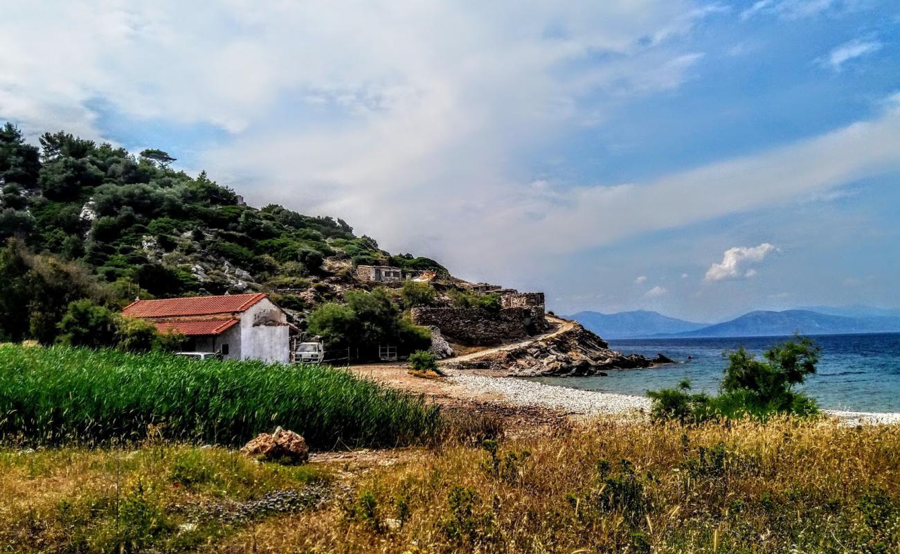 Foto af Agia Marina med let sten overflade