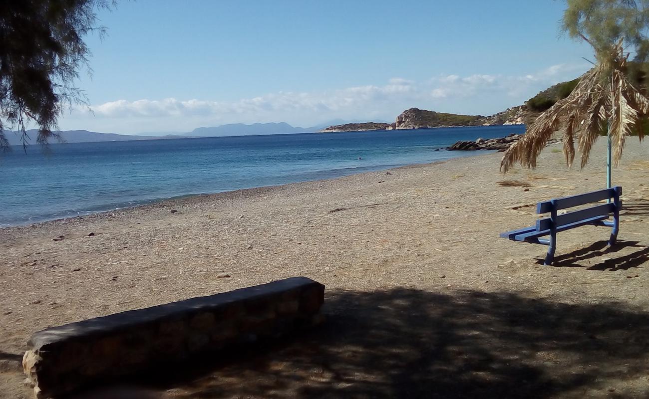 Foto af Dimitrani Beach med brunt sand og sten overflade