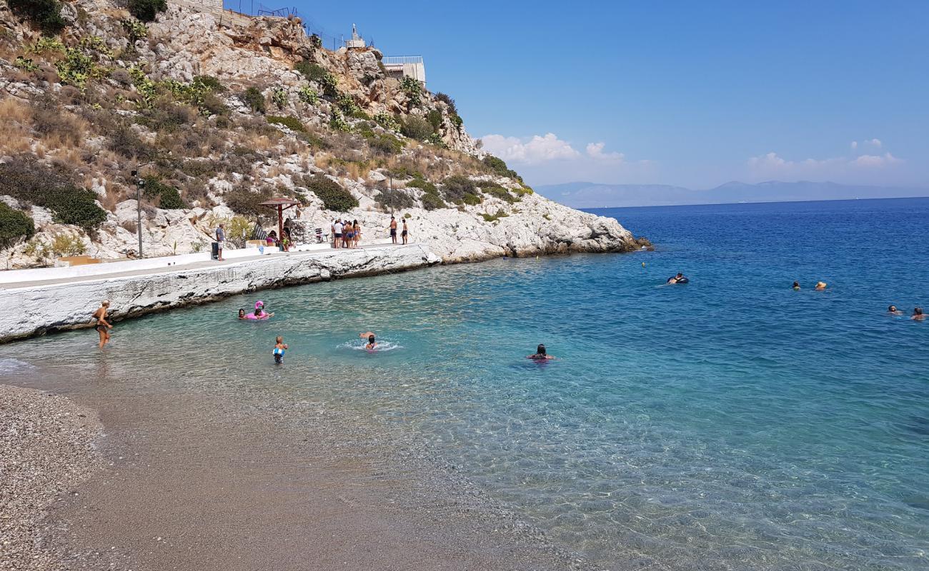 Foto af Paralia Charoupias med let sand og småsten overflade