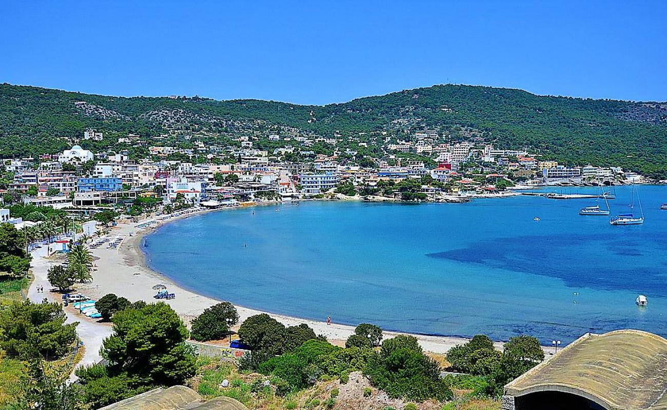 Foto af Agia Marina Beach med lys sand overflade