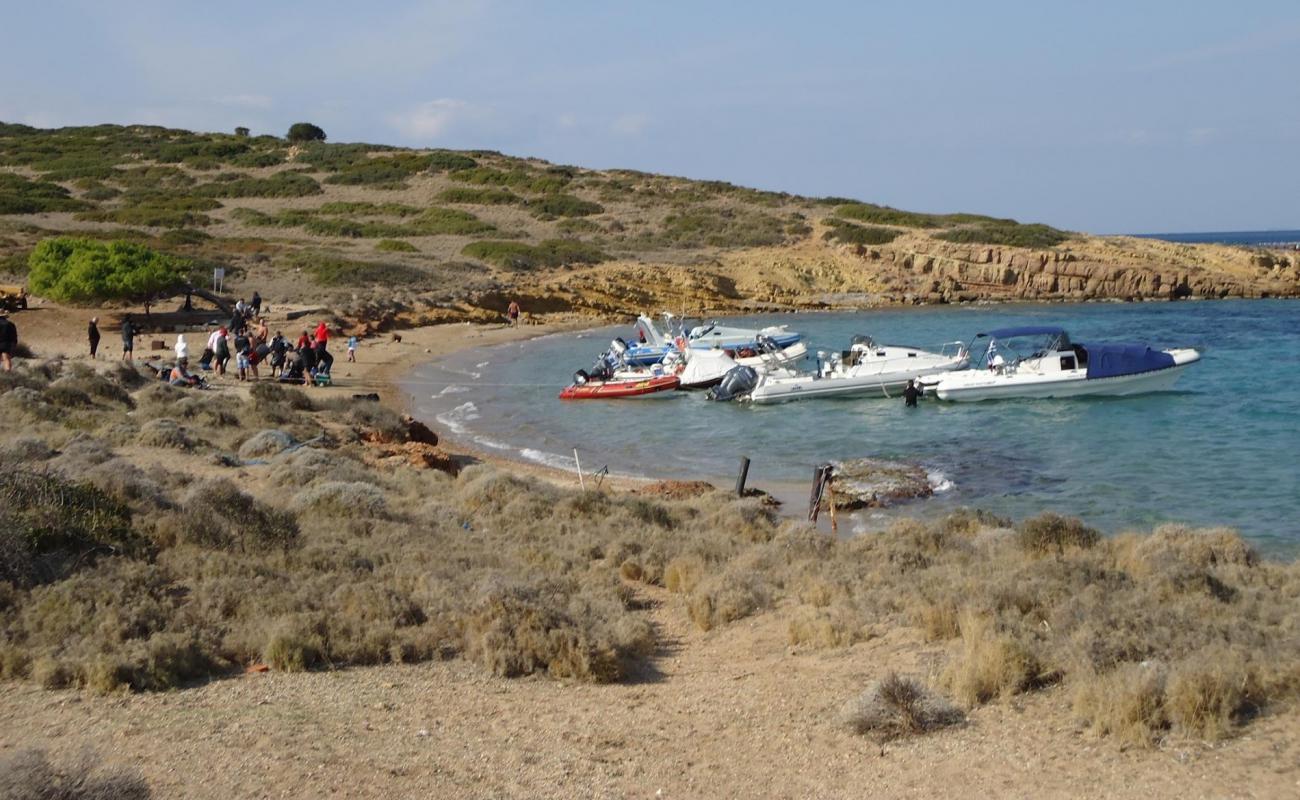 Foto af Paralia Patroklou med brunt sand overflade