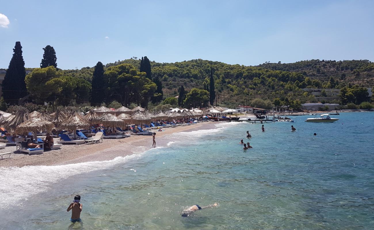 Foto af Kaiki Beach med brun fin sten overflade