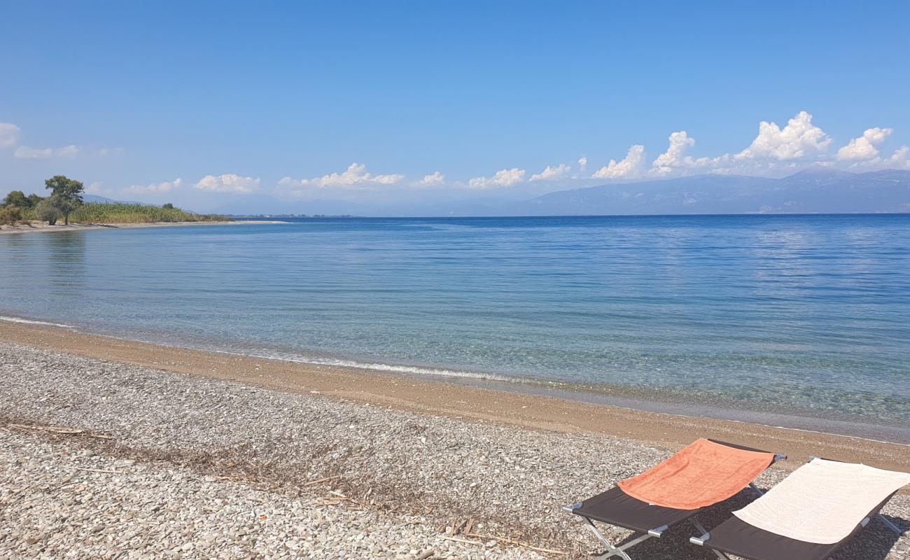 Foto af Diakopto beach med grå fin sten overflade