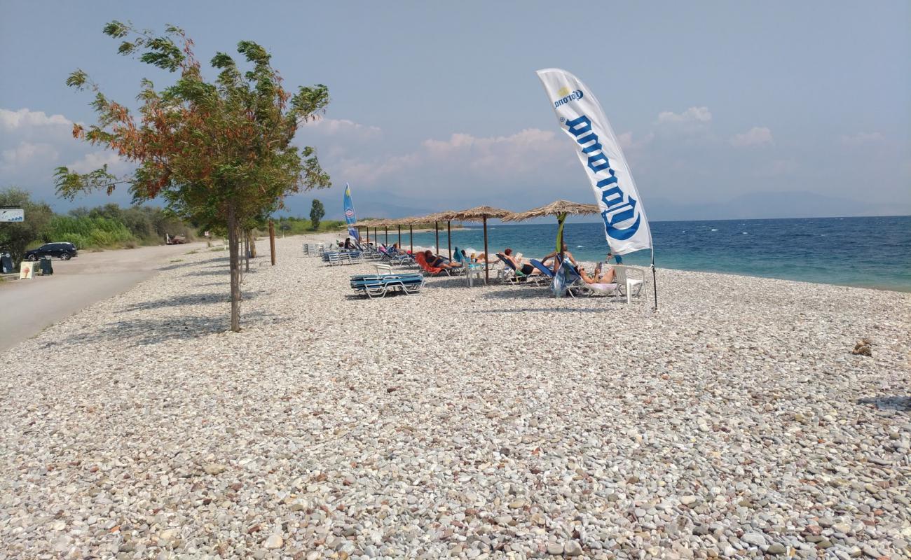 Foto af Paralia Nikoleikon med brun sten overflade