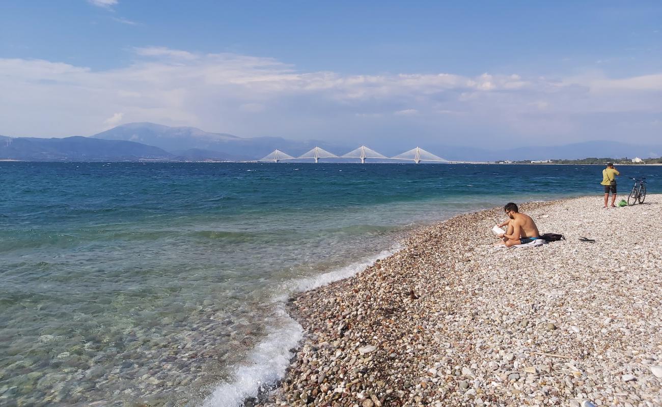 Foto af Plaz Patras med brun sten overflade