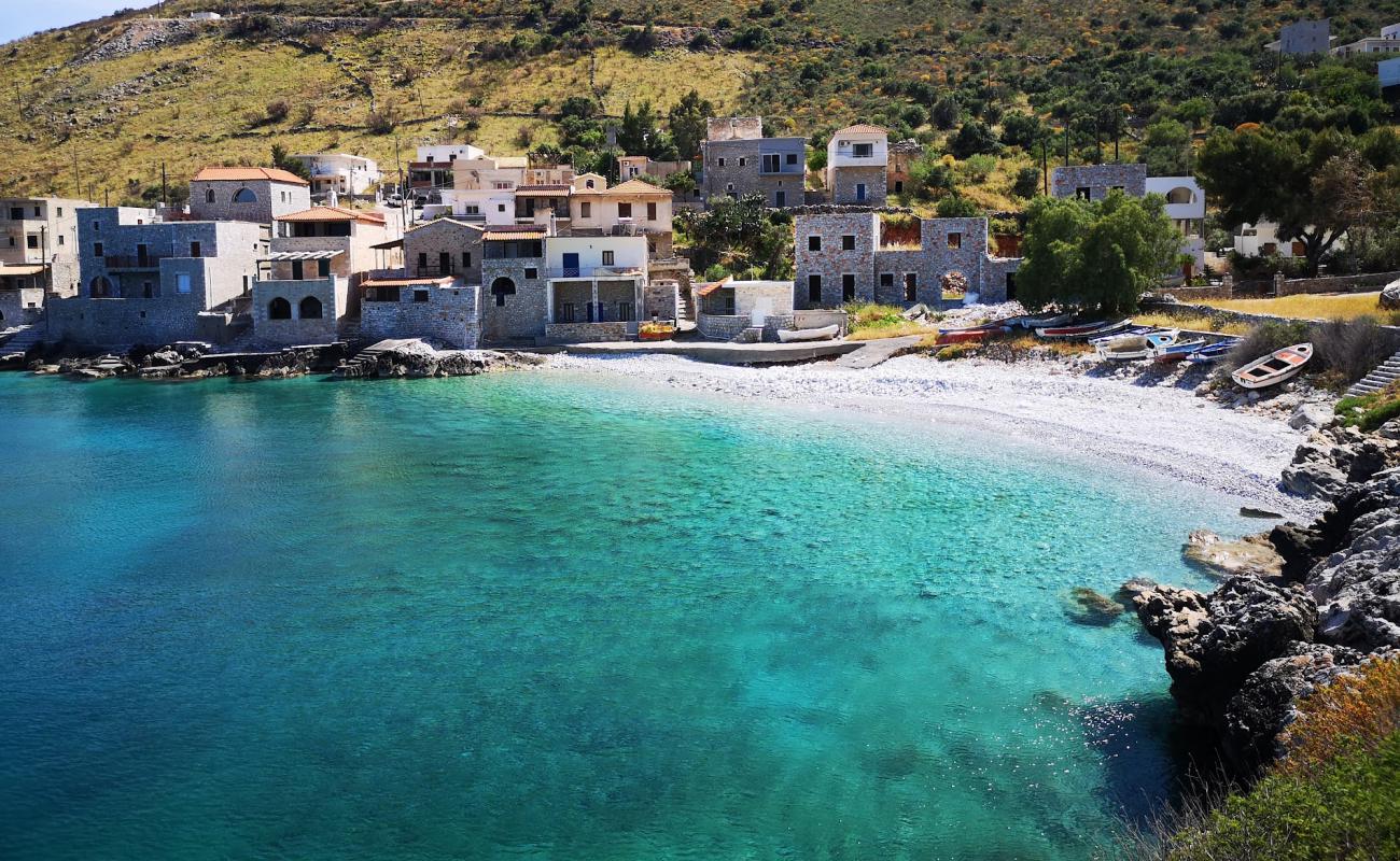 Foto af Agios Kyprianou beach med hvid sten overflade