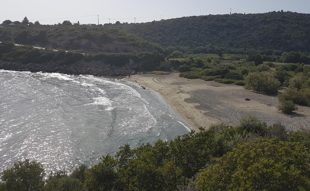 Foto af Glossa beach II med sort sand og småsten overflade