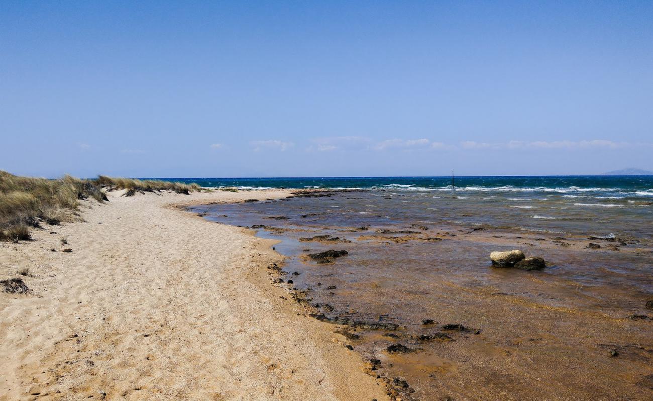 Foto af Kalogeras beach med lyst sand & sten overflade