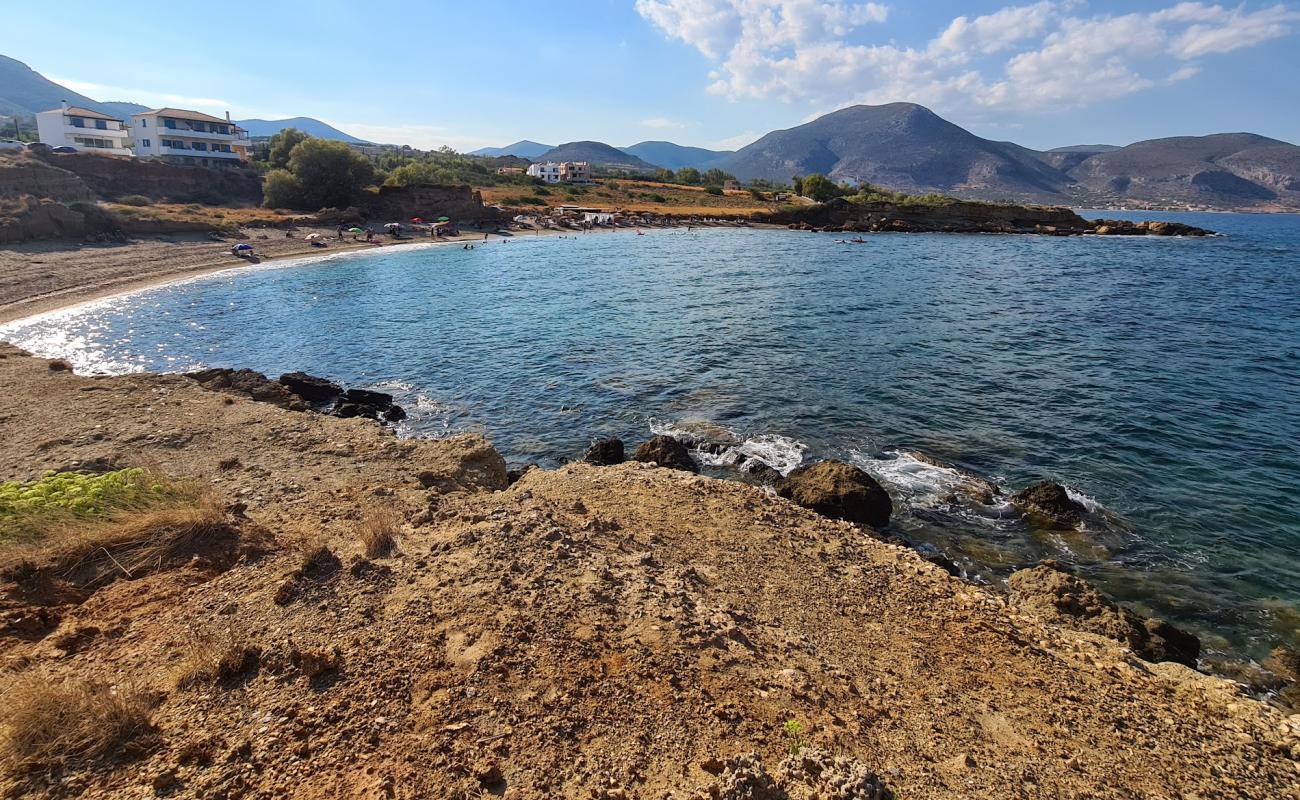 Foto af Ambelakia beach med brunt sand overflade