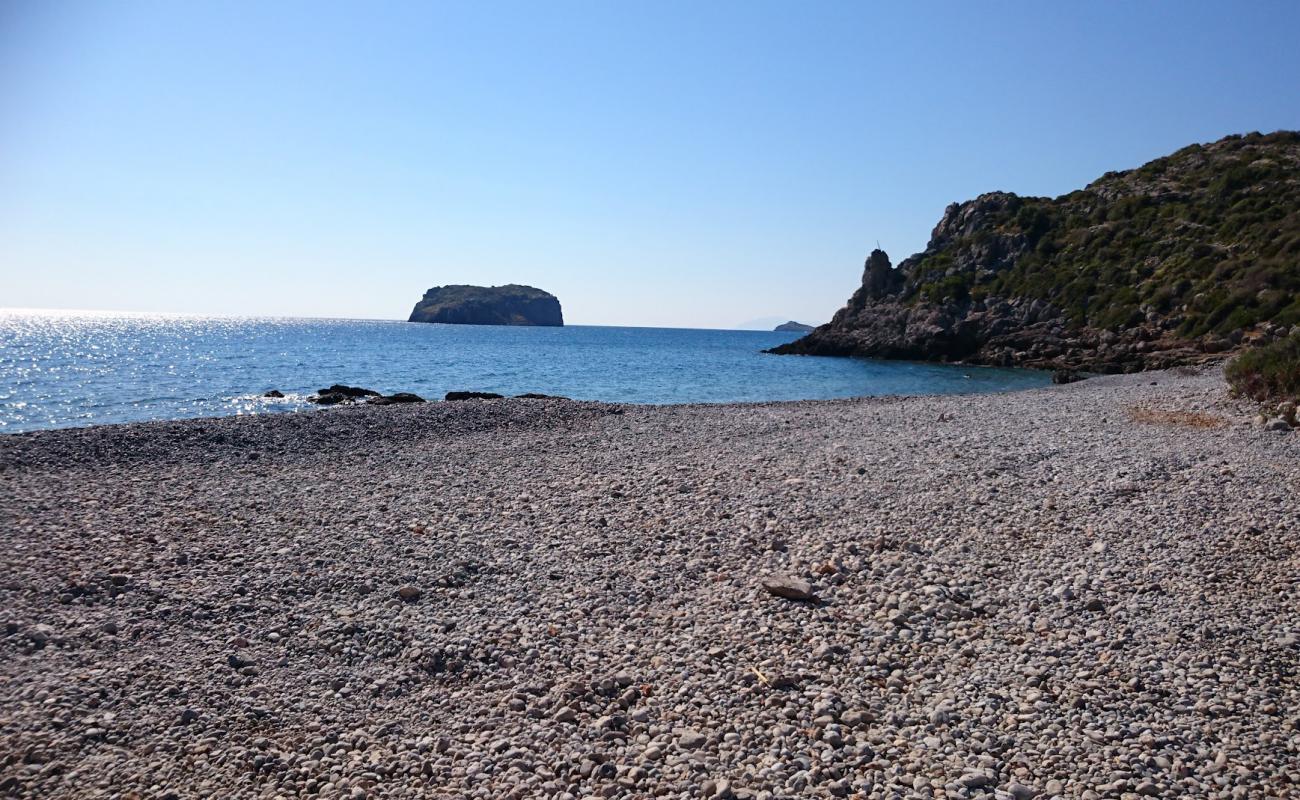 Foto af Kochilas beach med grå sten overflade