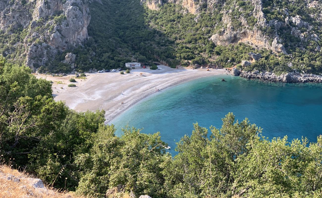 Foto af Vlychada beach med grå sten overflade