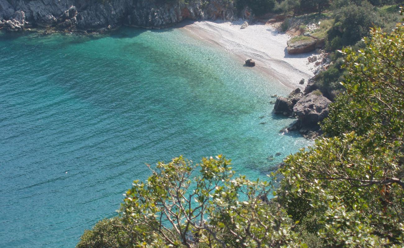 Foto af Fokiano beach II med grå sten overflade