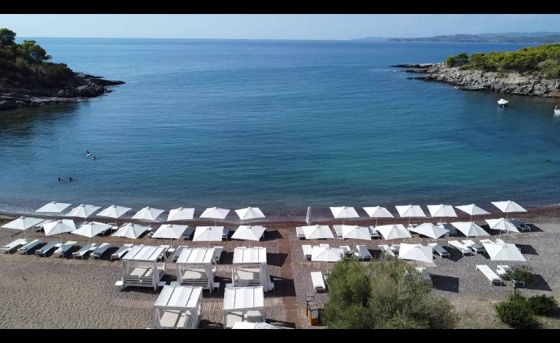 Foto af Petrothalassa beach med let sand og småsten overflade