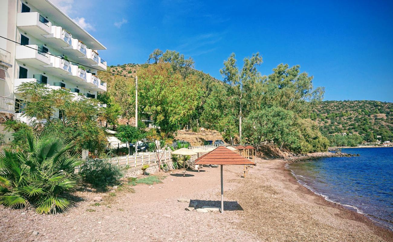 Foto af Aktis Saronikoi med let sand og småsten overflade