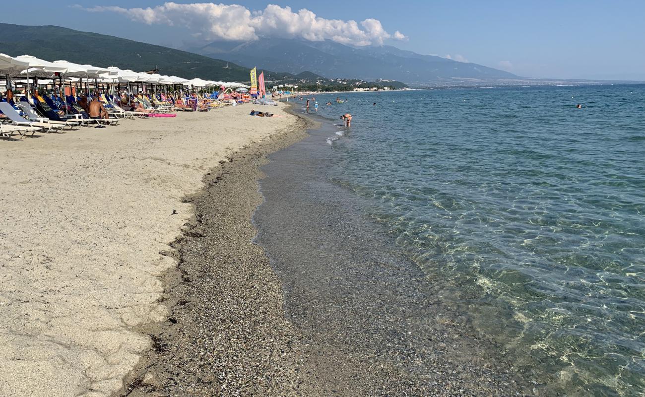 Foto af Nei Pori beach med lys sand overflade