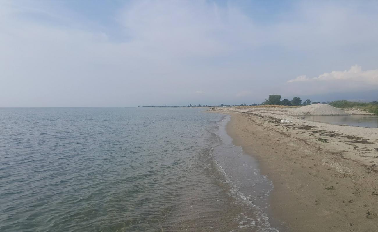 Foto af Olympiaki Akti beach II med grå sand overflade