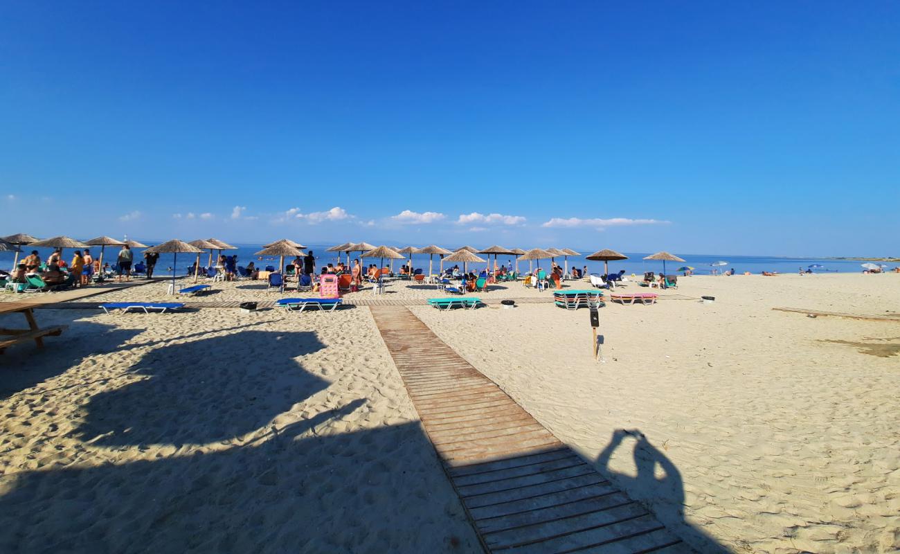 Foto af Pydna beach med lys sand overflade