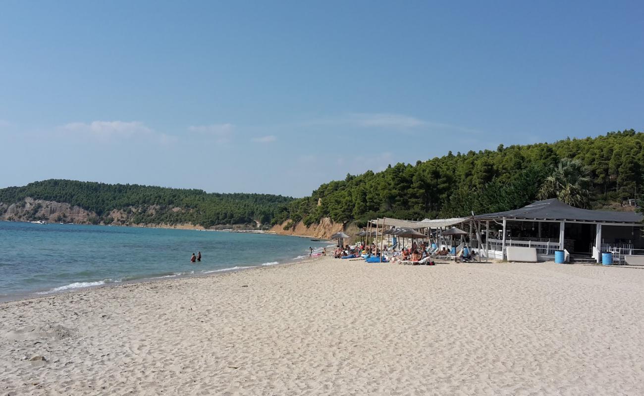 Foto af Chelona beach med lys sand overflade