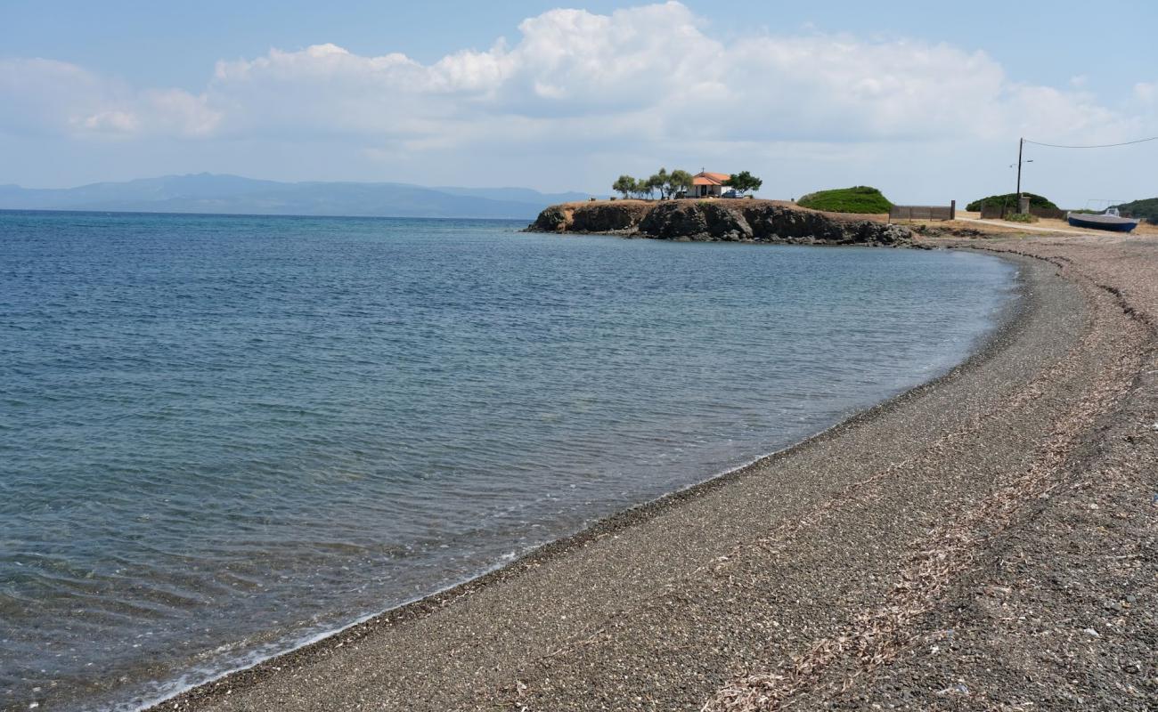 Foto af Agios Nikolaoh beach med grå sten overflade