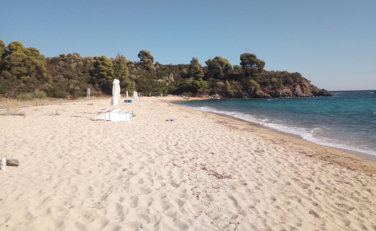 Foto af Azapiko beach III med brunt sand overflade