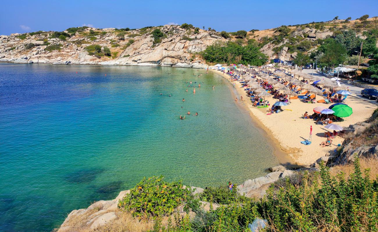 Foto af Tourkolimnionas beach med lys fint sand overflade